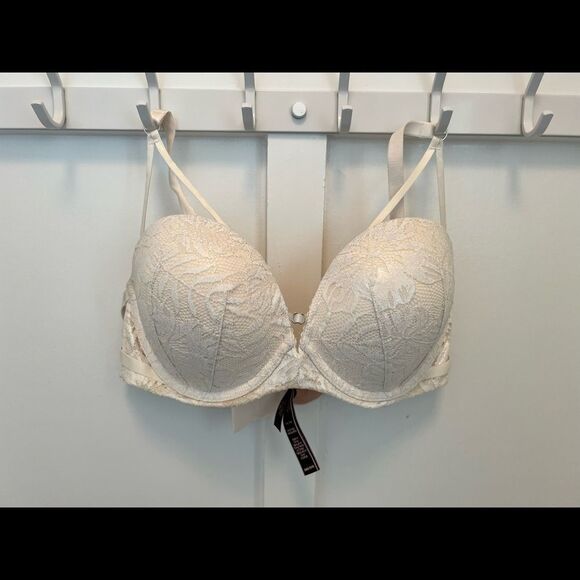 Beautiful Victoria’s Secret Bra - Worn 2x - Picture 4 of 7